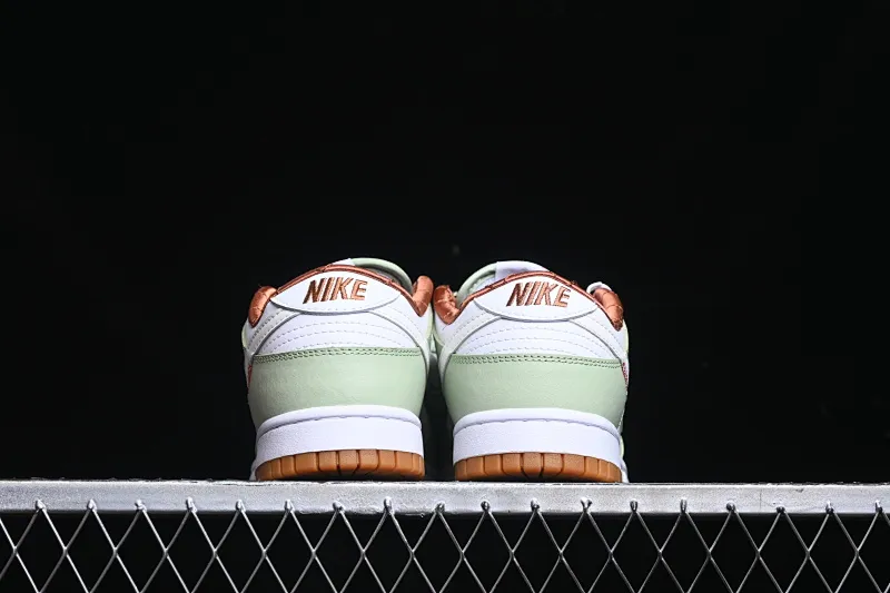 All Categories Nk SB Dunk Series Nk SB Dunk Low Low-top sneakers Nk Dunk Low "Year of the Snake" Year of the Snake theme low-top casual sneakers HV6001-101
